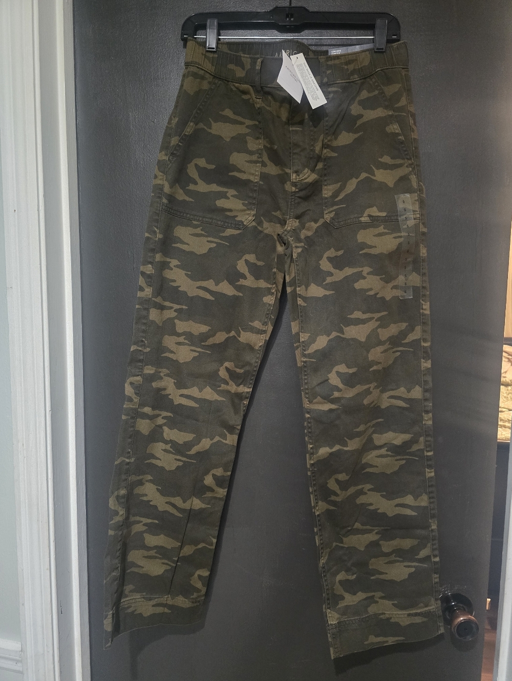 American Eagle Outfitters Women's Camo Cargo Pants - Olive/Khaki